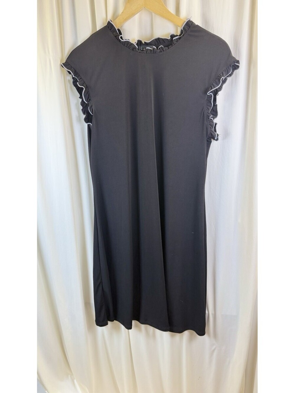 Nicole Miller Women’s Black Shift Crew Neck Ruffle Knee Dress White Trim XL